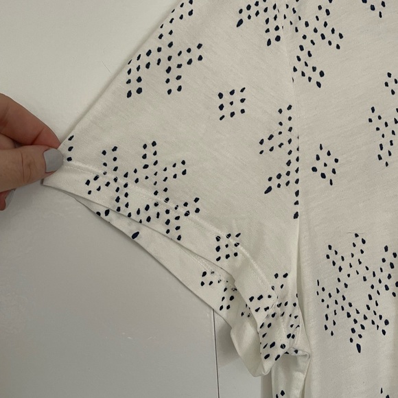 NWT gap factory luxe tshirt. White with deep, navy blue pattern. Super soft! XXL - Picture 8 of 16